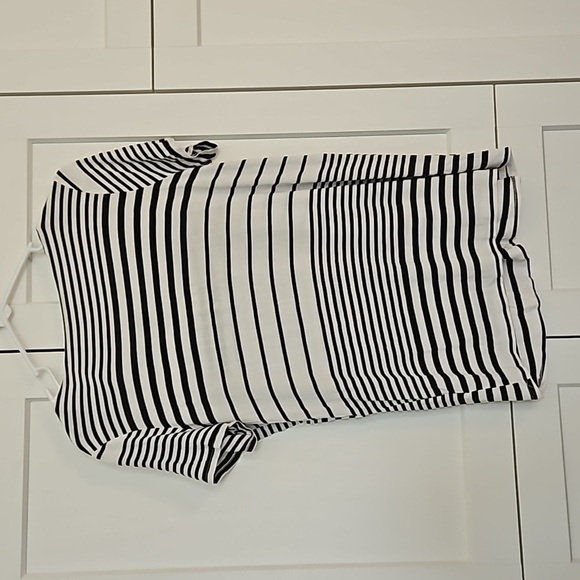 Motherhood Maternity Nursing striped top size Medium - Picture 4 of 5